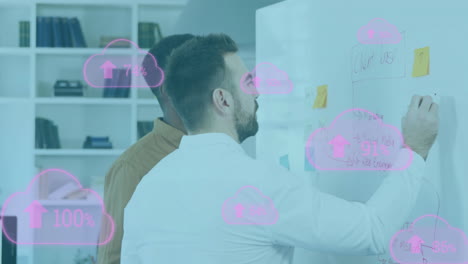 animación de nubes y porcentaje subiendo sobre diversas personas de negocios en la oficina