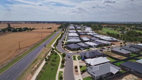 Campos-De-Trigo-Casas-Nuevas-Campo-De-Golf-Y-Lago-Mulwala-Más-Allá-Cerca-De-Yarrawonga