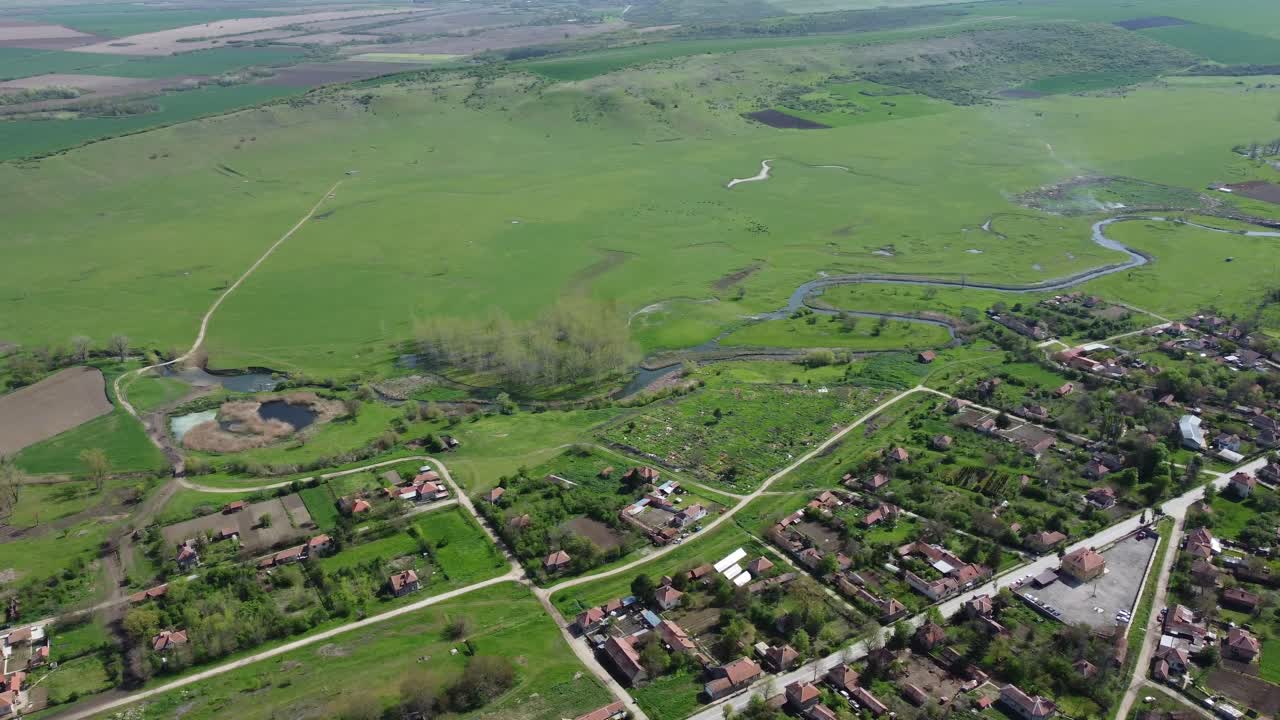 una ciudad búlgara cuidadosamente planificada que limita con el campo