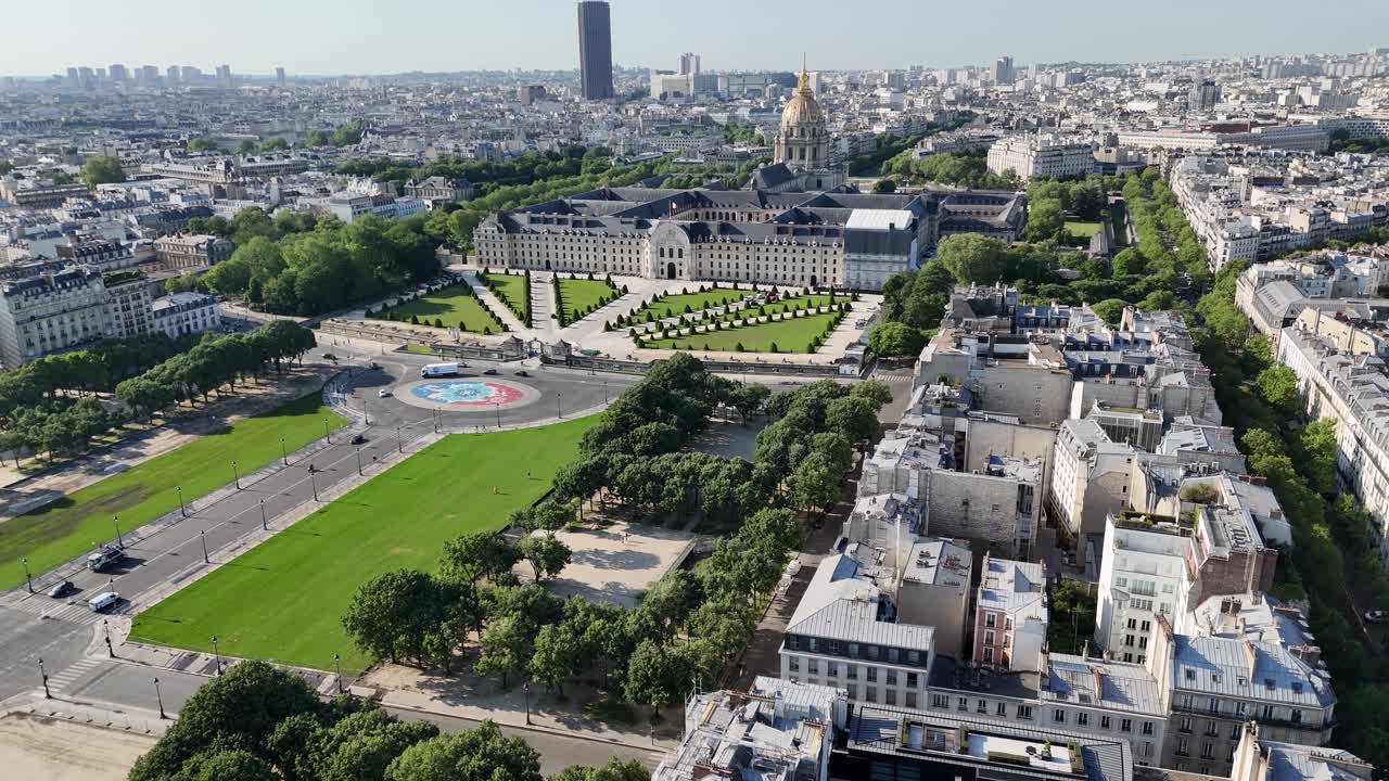 Des Invalides Museum At Paris Ile De France In France. Des Invalides Temple. Paris Skyline Scene. Des Invalides Museum At Paris In Ile De France France. Beautiful Esplanade. Tourism Landmark.