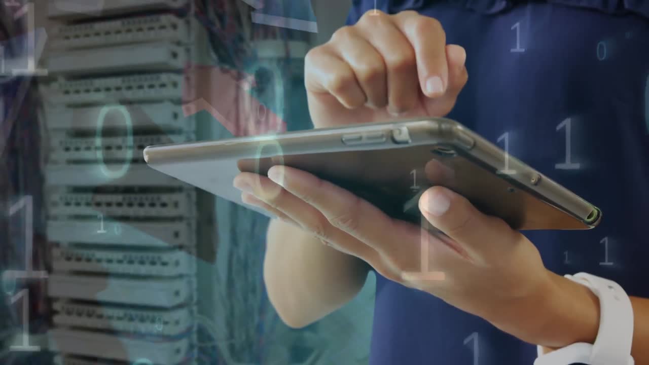 persona que trabaja en un i pad