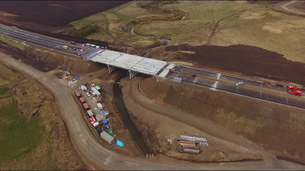 vista aérea del cruce de la autopista.