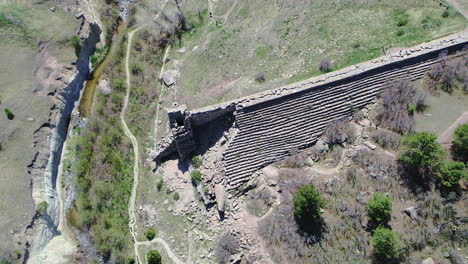 Vistas-Aéreas-Del-Parque-Estatal-Castlewood-Canyon-Y-Las-Ruinas-De-La-Presa-Castlewood-En-Colorado