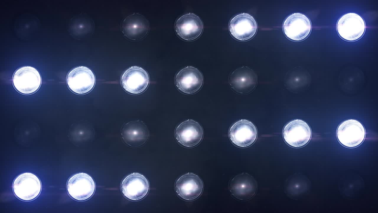 플래드라이트가 박이는 파란색 루프 애니메이션 클로즈업