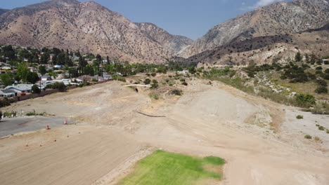 hang gliders landing at sylmar hang glide park