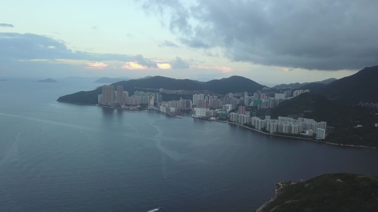 imágenes de aviones no tripulados de la ciudad de tsung kwan o, hong kong