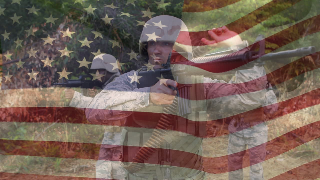 animación de la bandera de los estados unidos sobre varios soldados masculinos con armas