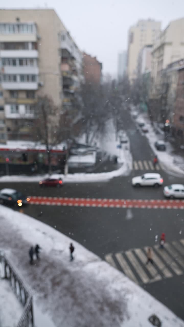 눈 인 도시 거리 풍경