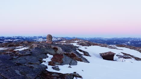 montañas rocosas en blaheia, noruega- antena