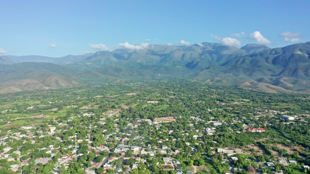 도미니카 공화국 네이바의 시골 시골 탐험, 항공