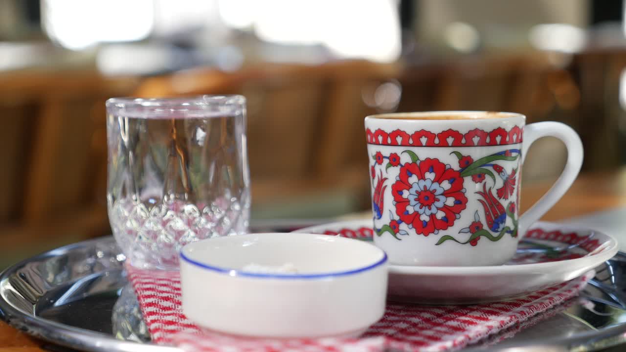 터키 커피와 물