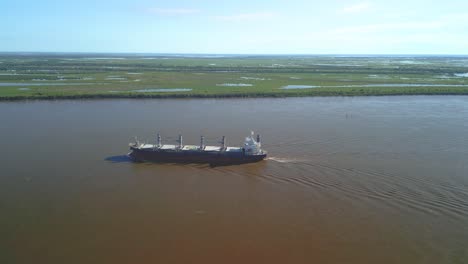 Rosario-Argentina-Provincia-De-Santa-Fe-Imágenes-Aéreas-Con-Drones-De-La-Ciudad-Vistas-Del-Río-Paraná-Buque-De-Carga-Gigante-Petrolero