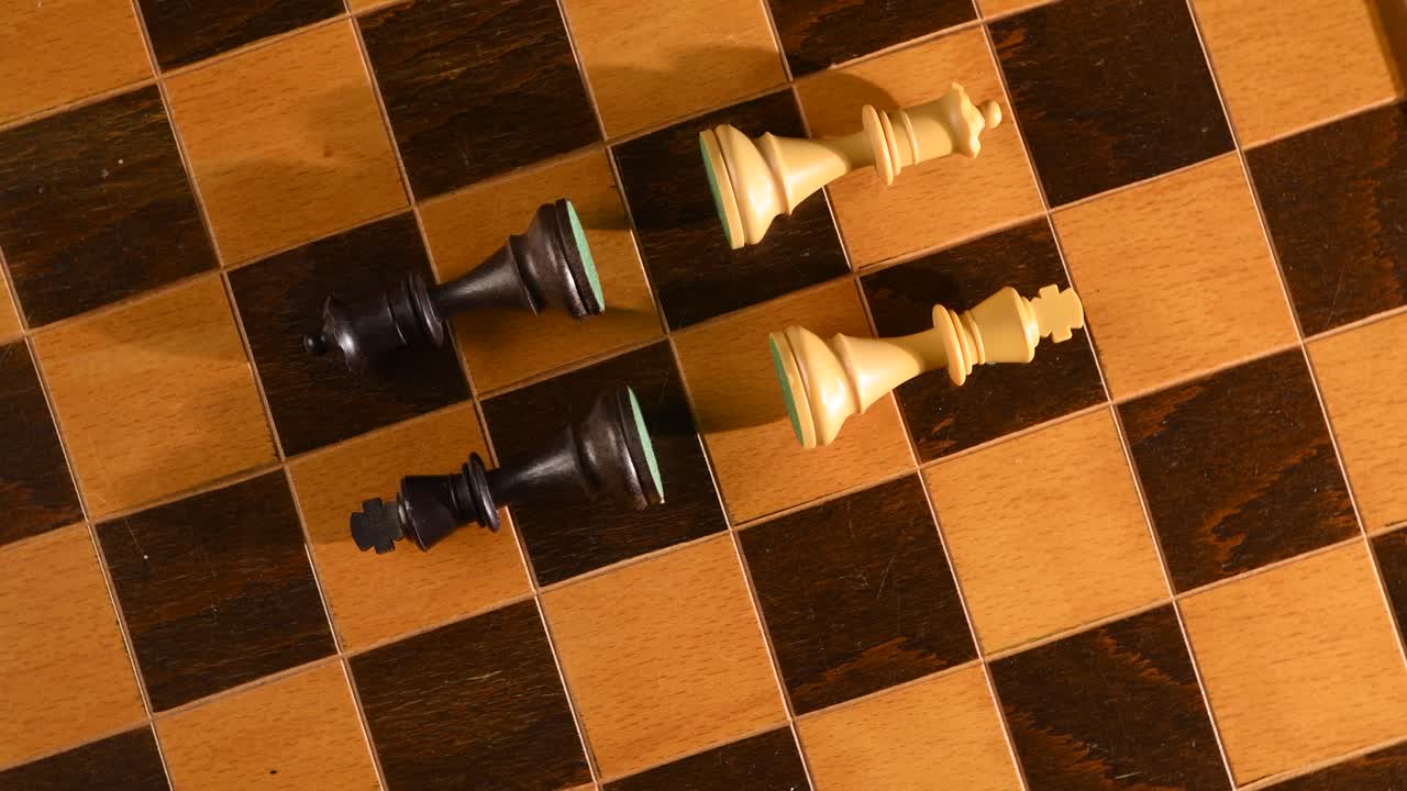 reyes y reinas derrotados después de la guerra