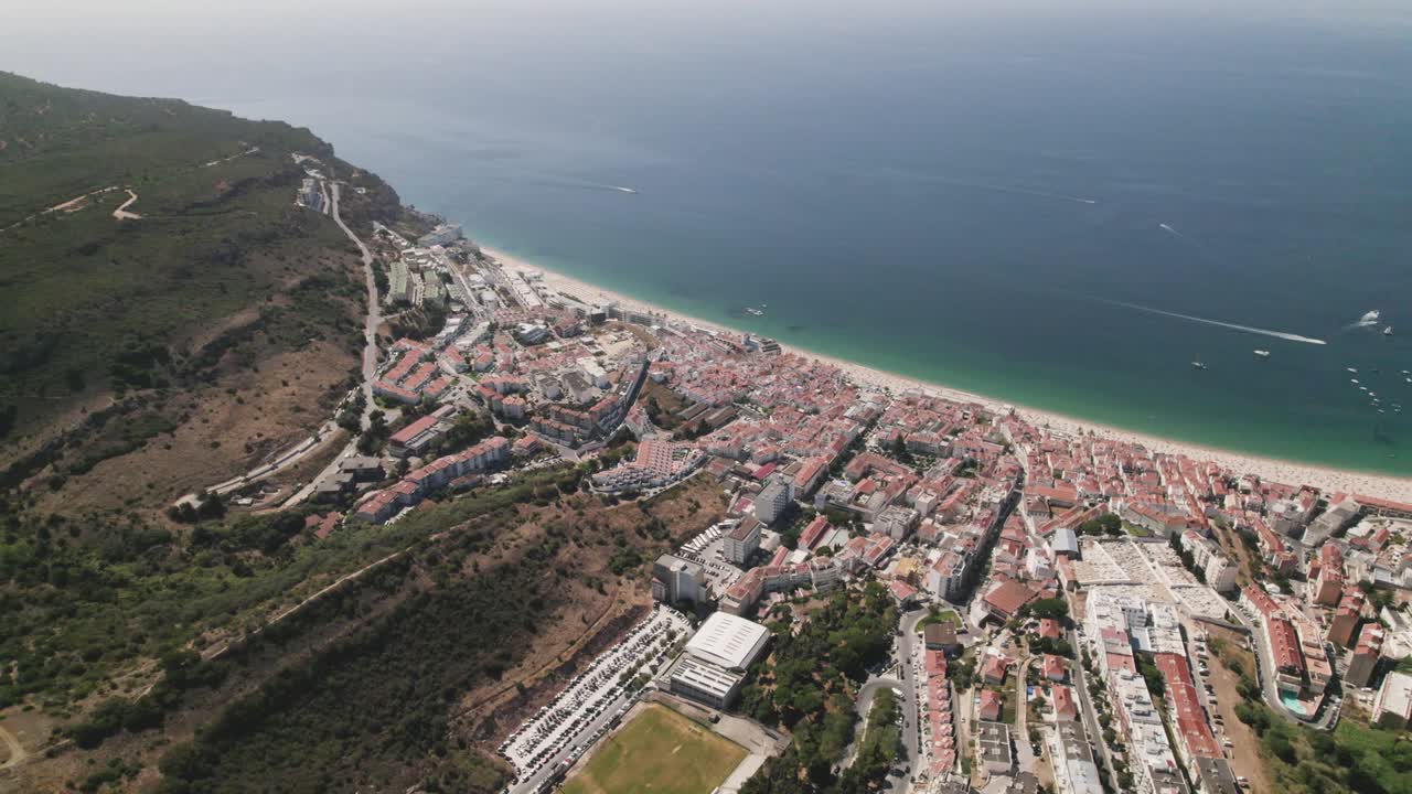 포르투갈 세시브라의 아름다운 바다의 위에서 볼 수 있는 공중 서클.