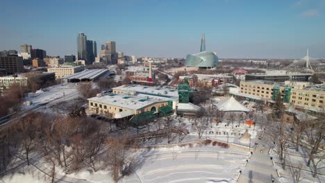las bifurcaciones en invierno, centro de winnipeg, toma aérea de 4k