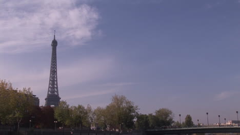 la torre eiffel
