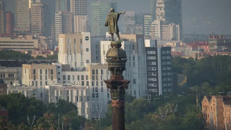 Colon-Statue-Close-4K-01