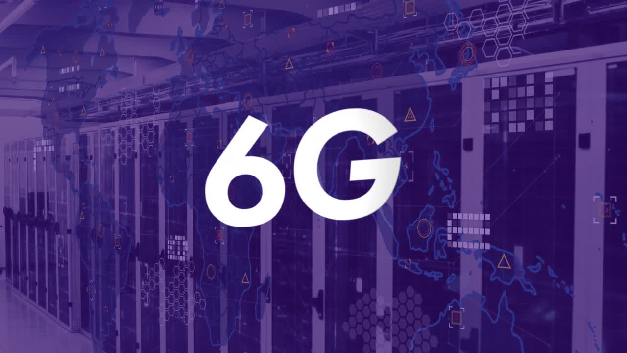 animazione di testo 6g e mappa del mondo con elaborazione dei dati sulla sala server.