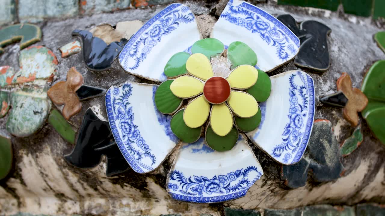 성전 구조 에 있는 복잡 한 모자이크 타일