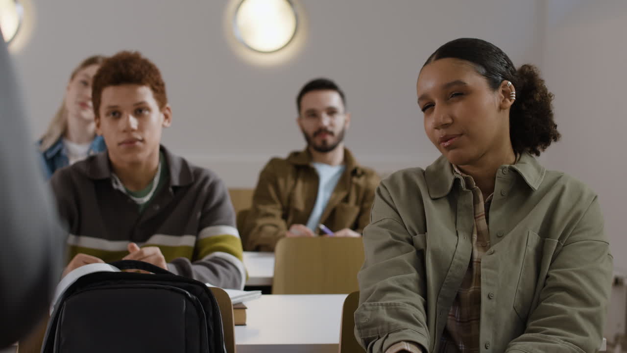 estudiantes en un aula