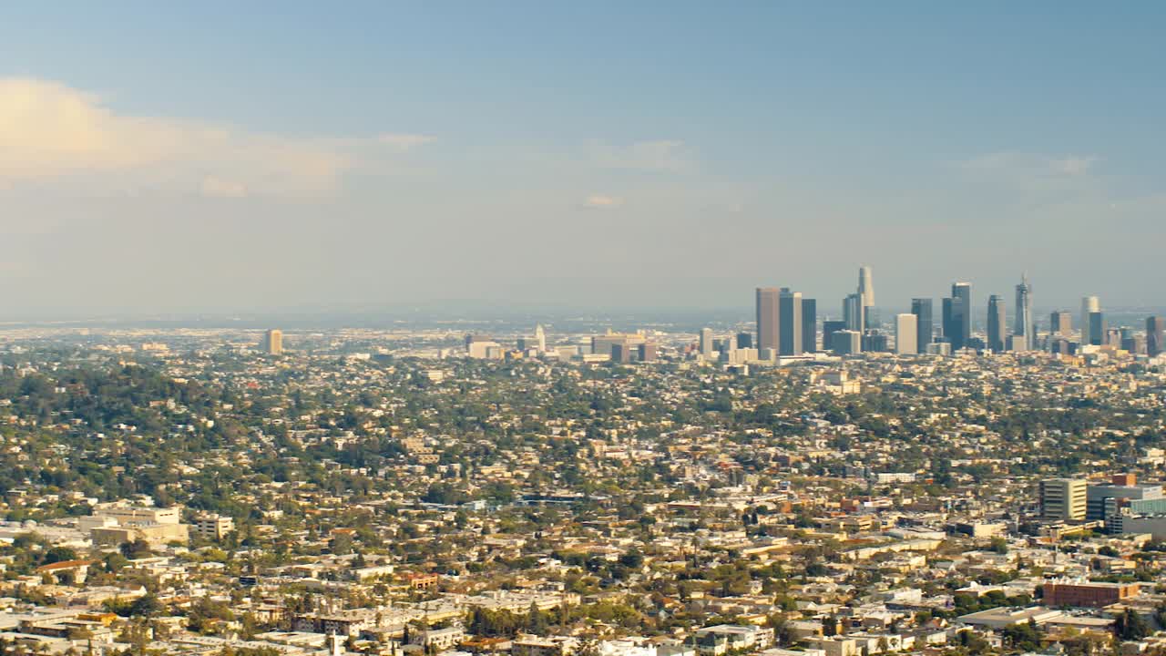 최소한의 스모그가 있는 dtla, 그리피스 천문대에서 촬영