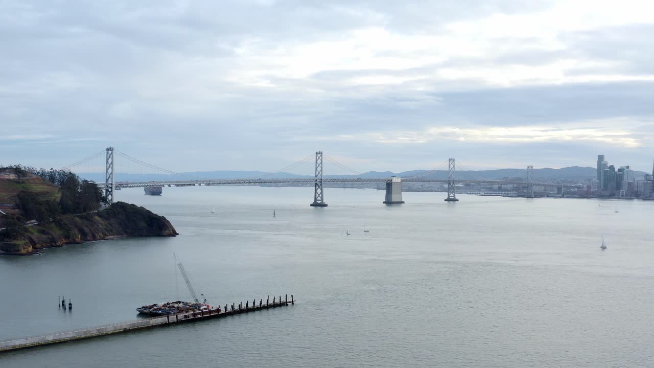 аэрофотосъемка: живописный вид района залива, вид с беспилотника