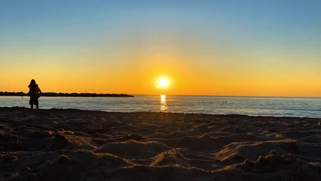 Timelapse-De-La-Puesta-Del-Sol-Tomado-En-El-Parque-Estatal-De-La-Isla-De-Presque,-Lago-Erie,-Pennsylvania