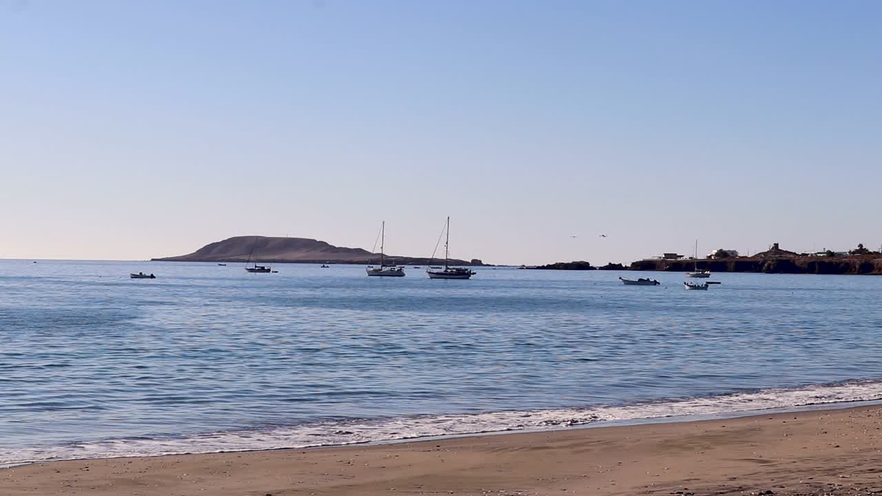 바야 아순시온 섬 의 해안 전망