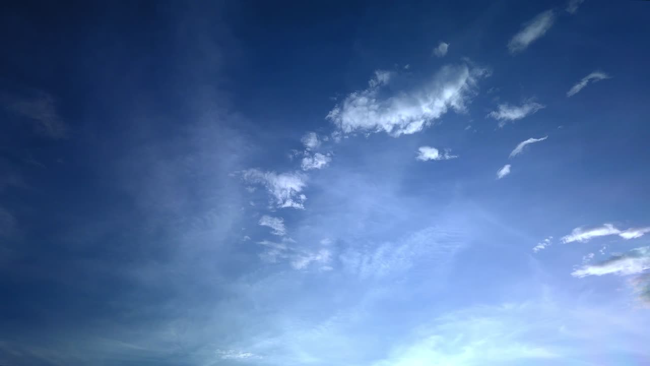 해변에서 일몰의 이동 시간 경과