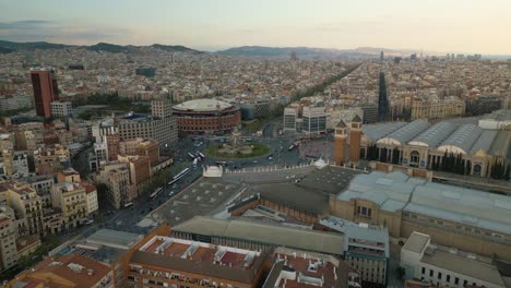 Volando-Hacia-La-Plaza-De-España-Y-La-Plaza-De-Toros-Monumental-Plaza-De-Toros