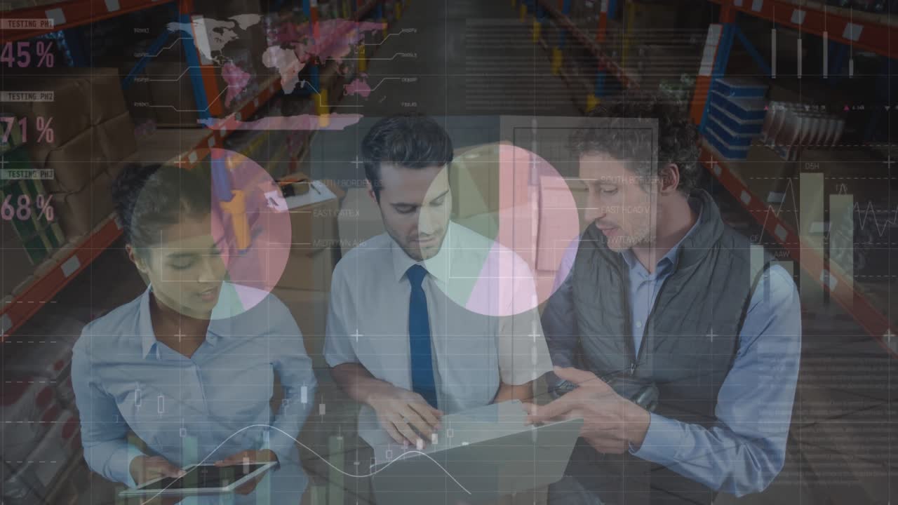 animación del procesamiento de datos sobre diversos trabajadores en el almacén