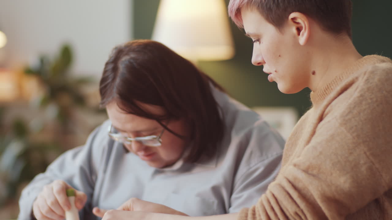수공업 기간 동안의 지원 및 협업