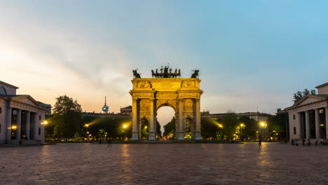 Time-lapse-of-Arco-della-Pace-in-Milan-,-Italy