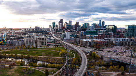 Aerial-Timelapse-of-Denver,-Colorado-from-Cuernavaca-Park