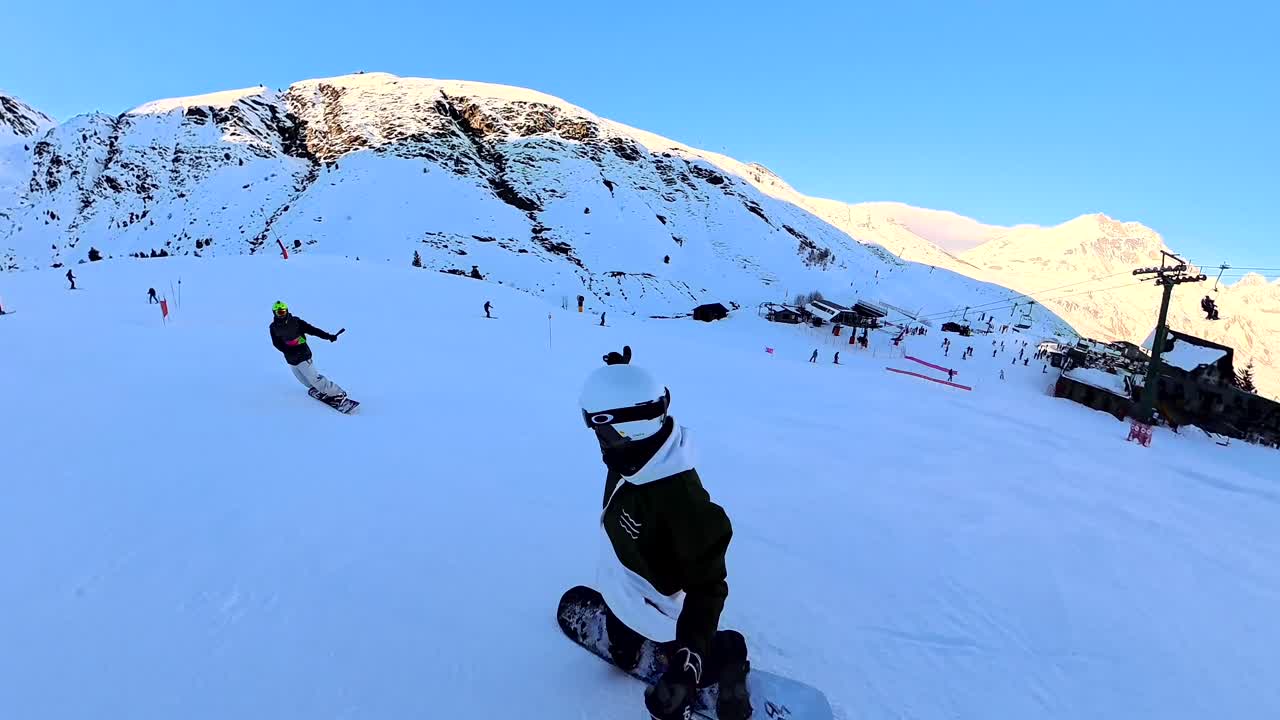 Snowboard in montagna