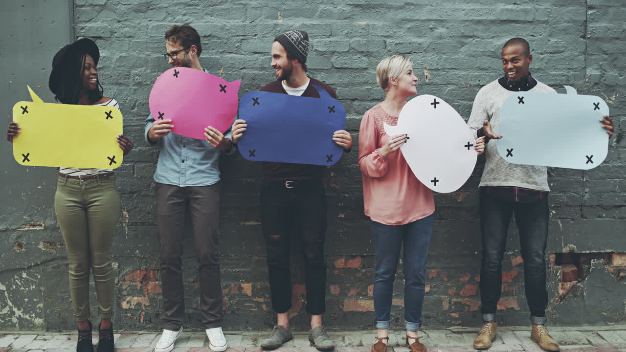 모든 사람은 자신의 의견을 가지고 있습니다.