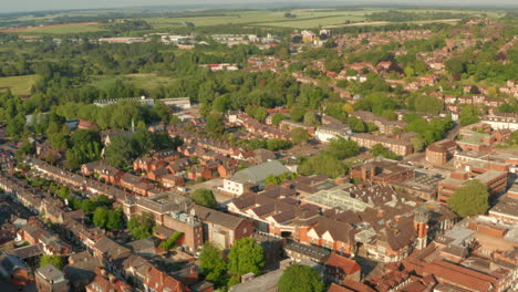 Toma-Aérea-Sobre-El-Centro-Comercial-Brooks-Hacia-La-Escuela-De-Arte-De-Winchester.