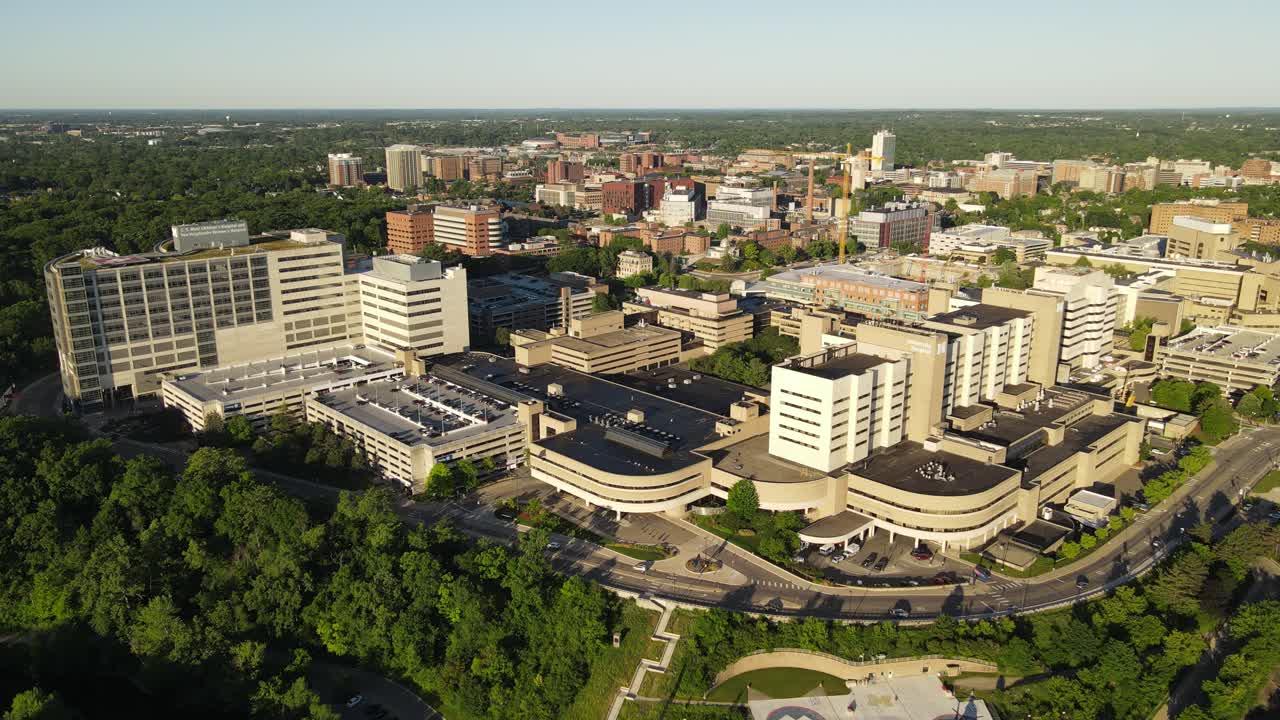University of Michigan sykehuskompleks, Ann Arbor Michigan, dronefoto