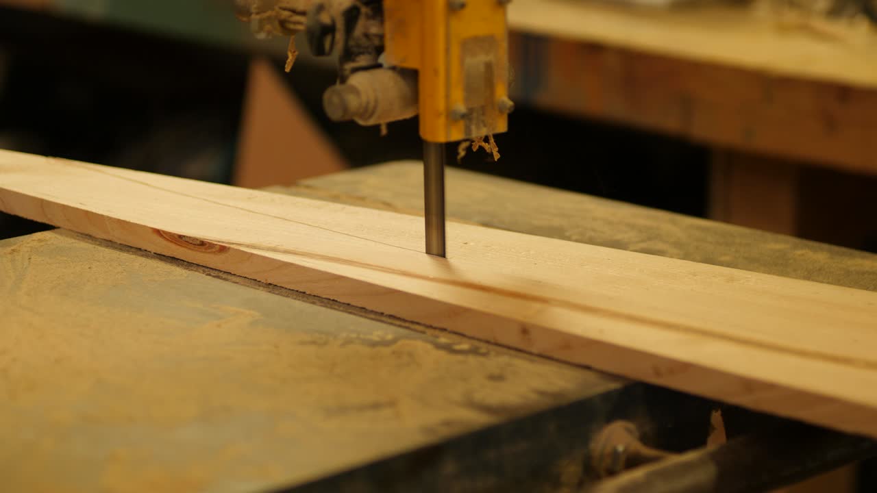 Pine Plank Cutting, Bandsaw in Action woodworking