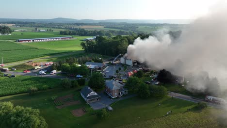 Humo-Peligroso-Del-Campo-De-Cubiertas-De-Explosión-Del-Edificio