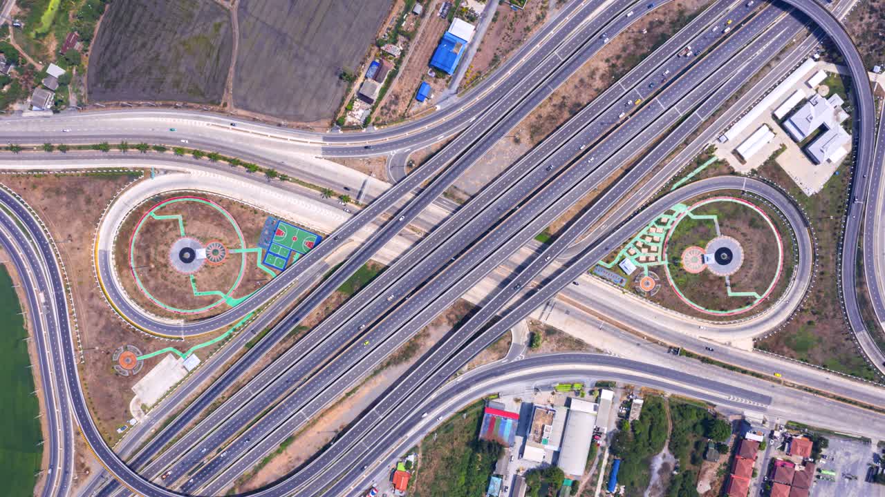 고속도로 도로 교차로 및 고속도로 고속도로의 상단 전망