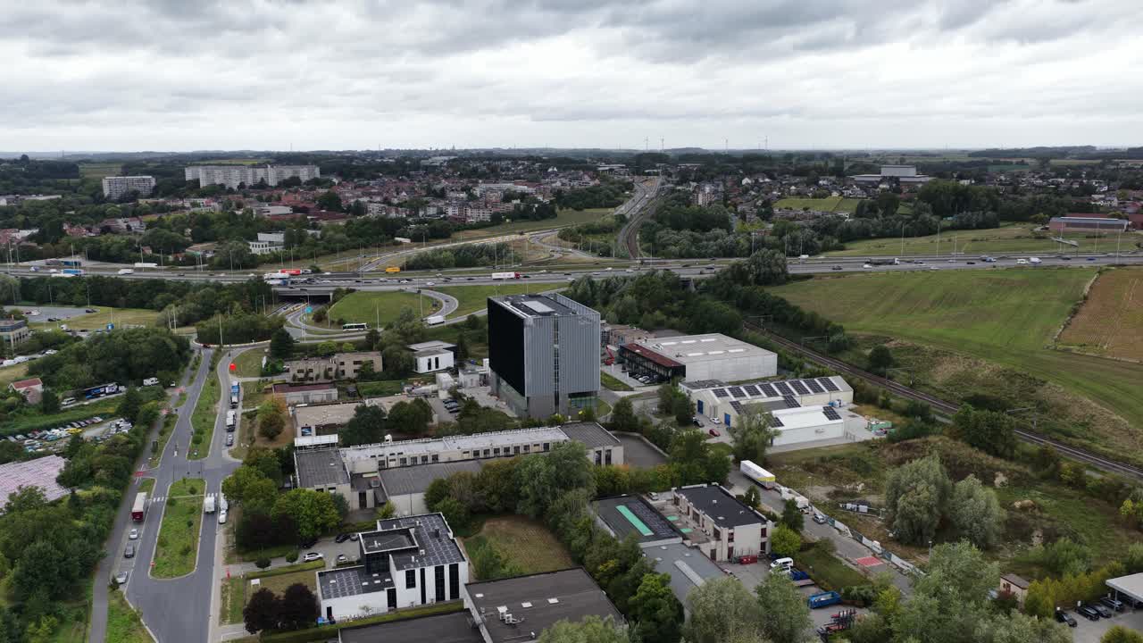 BRU01 Data Center and the Green Energy Park at Research Park Zellik, emphasizing sustainability, AI, Big Data, and the Flemish Supercomputer. Aerial drone video