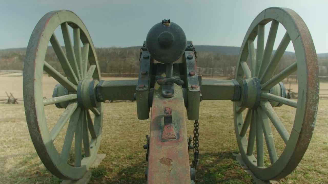 Old civil war canon aimed at the countryside