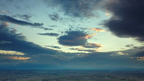 Cloudscape-at-twilight-in-Tuscany,-Italy,-4k-time-lapse-video