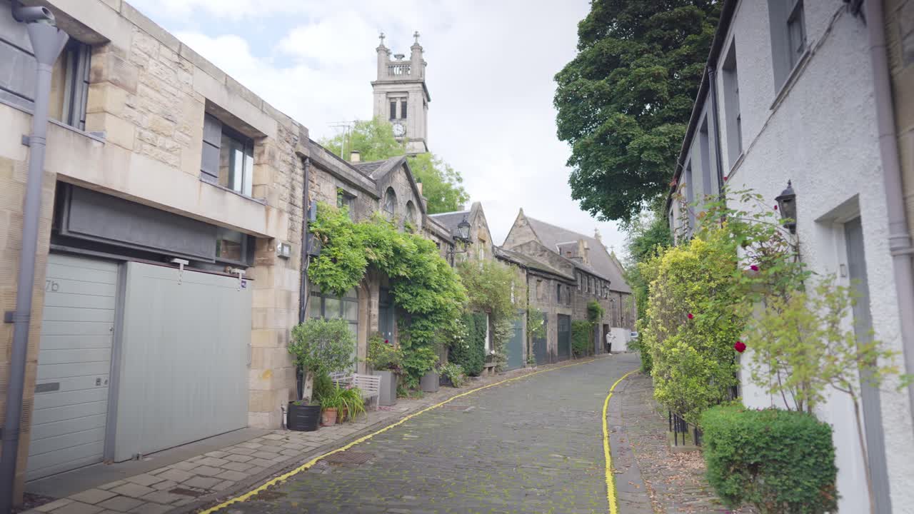 Walking along Circus Lane in Edinburgh, Scotland