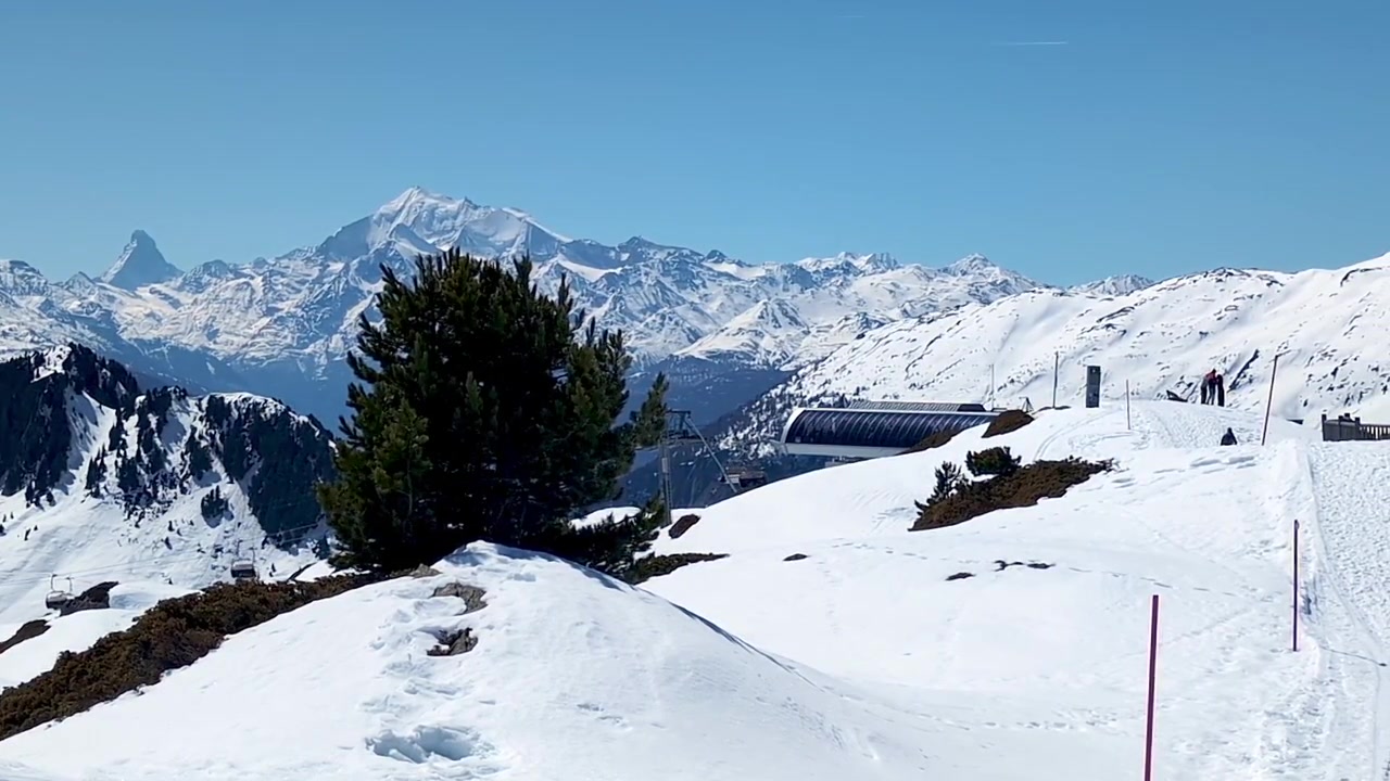 Vista delle Alpi svizzere del Cervino dalla stazione sciistica di Aletsch.