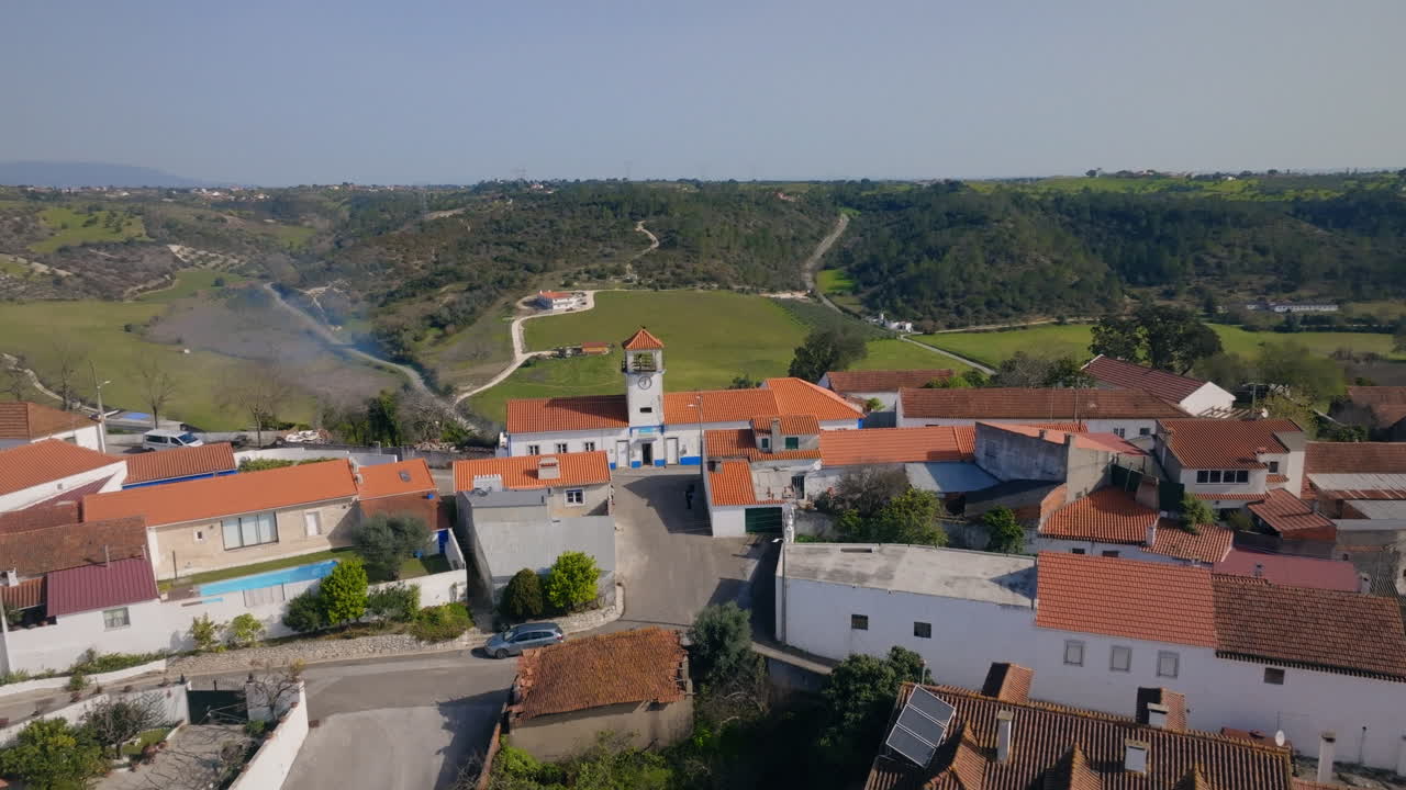 전형적인 포르투갈 마을 공중 촬영 느린 동작
