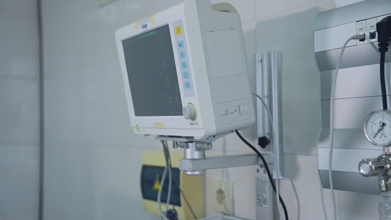 Sala de cuidados intensivos vacía. Sala de reanimación moderna en hospital nuevo.