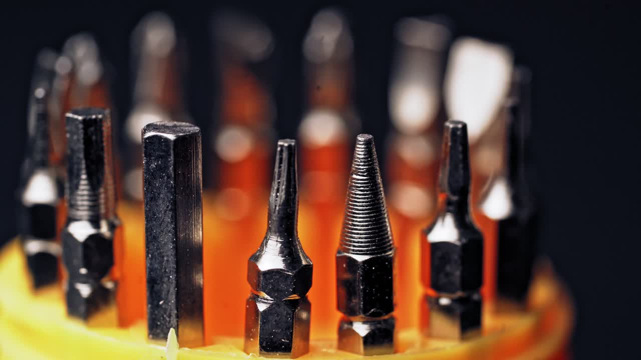 The different types of metal steel heads and bits set of Interchangeable screwdriver