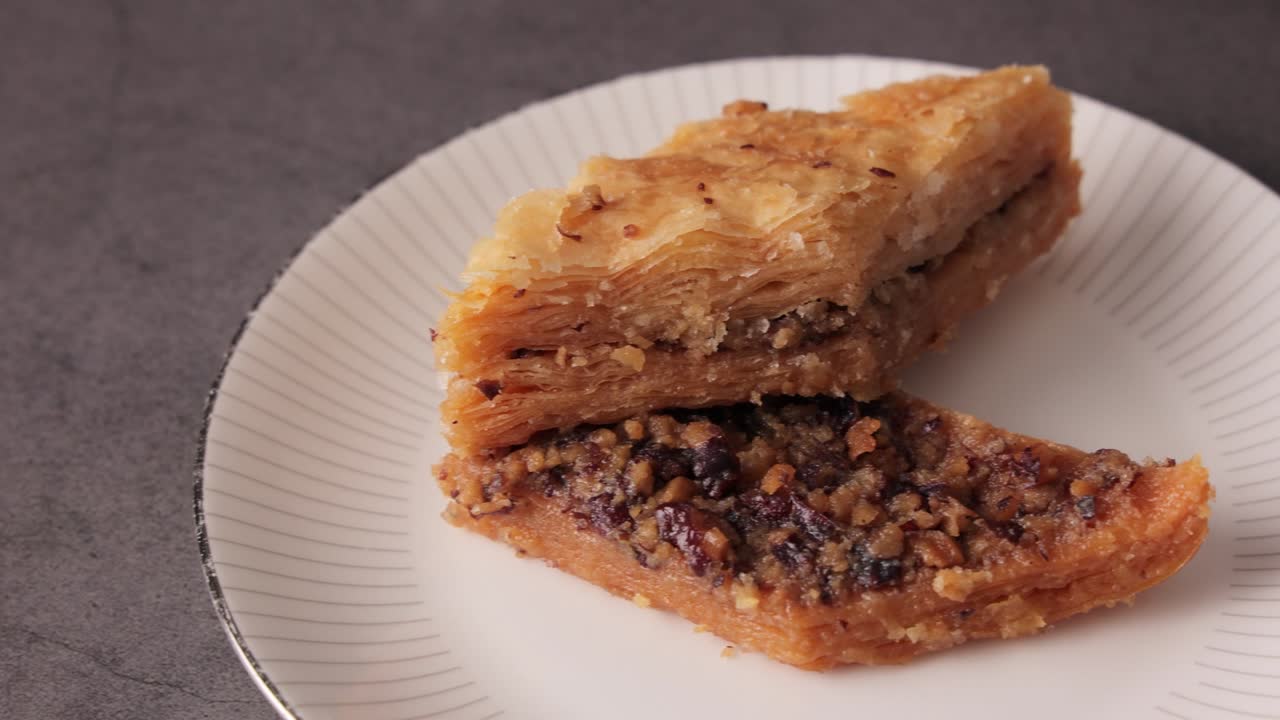 baklava es un postre típico de turquía.